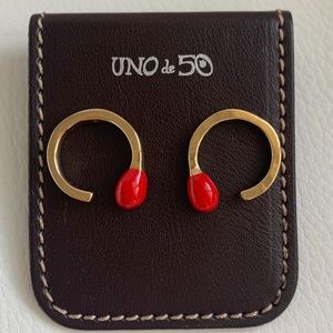 NWT! UNO de 50 Earrings "It's a Match" PEN0684.